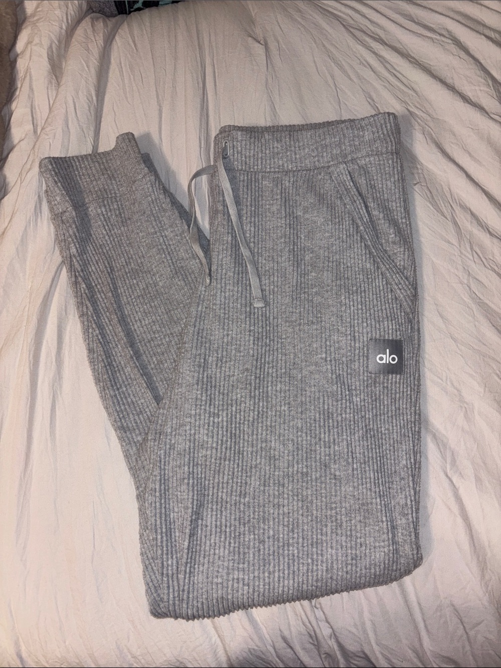 ALO Yoga Muse Sweatpant - Athletic Heather Grey
